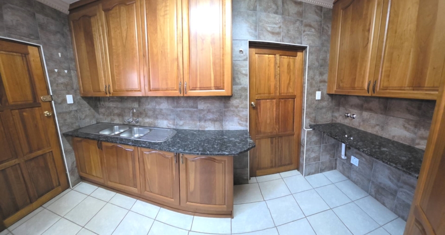 4 Bedroom Property for Sale in Ifafi North West